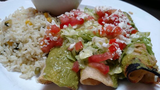 Rosario’s Mexican Cafe y Cantina signature dishes Fish Tacos
Enchiladas Mexicanas
Flautas Especiales